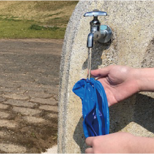 ①水に濡らして